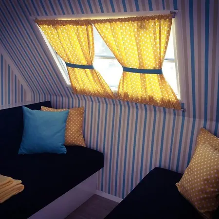 Kemp Mona Glamping Caravan Suites